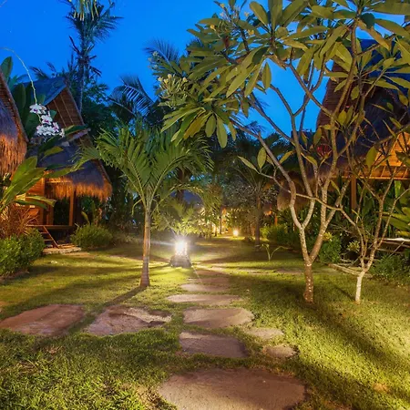 Ts Hut Lembongan